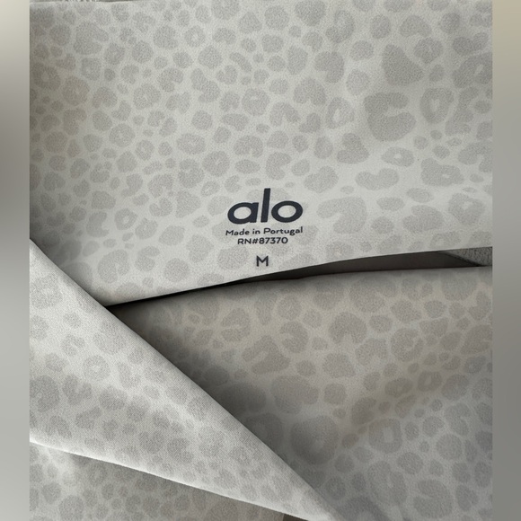 Alo Yoga High-Waist Vapor Leopard Legging - Picture 3 of 4